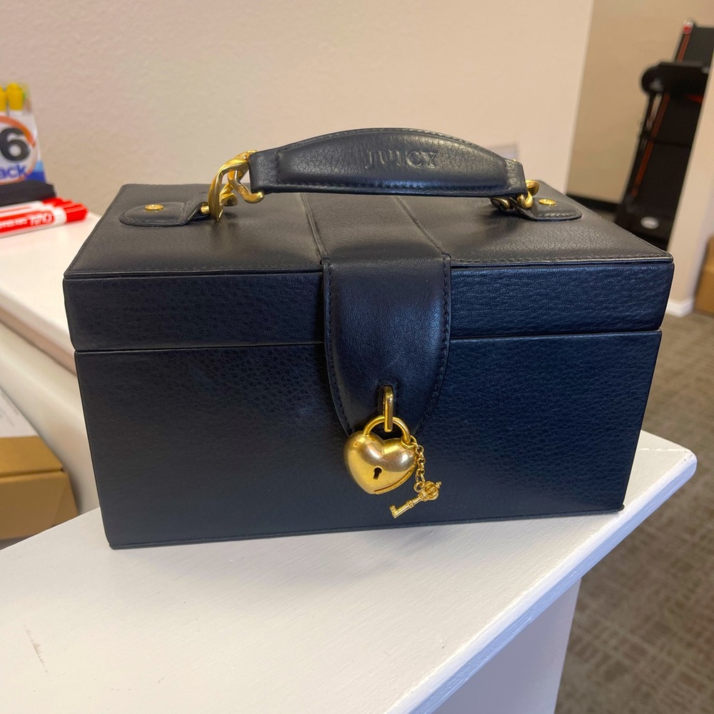 Like New Y2K Juicy Couture Vintage Jewelry Box Case 💍